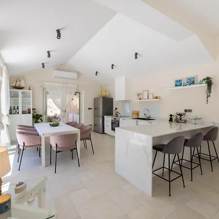Brachia Villa *