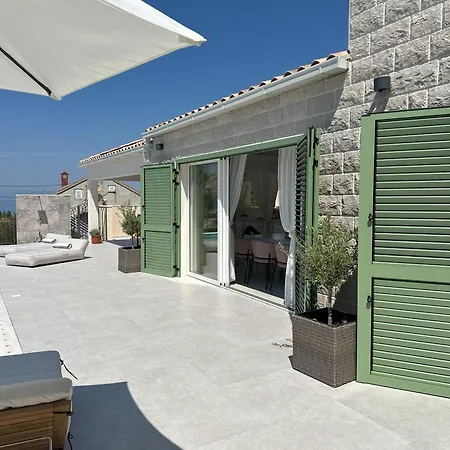 Brachia Villa *