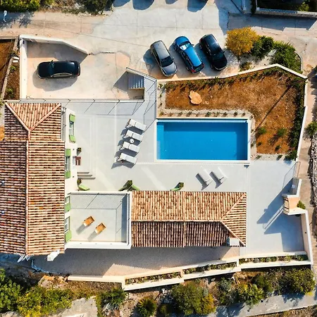 Brachia Villa